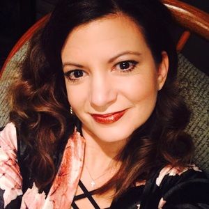 Meet your Posher, Leslie